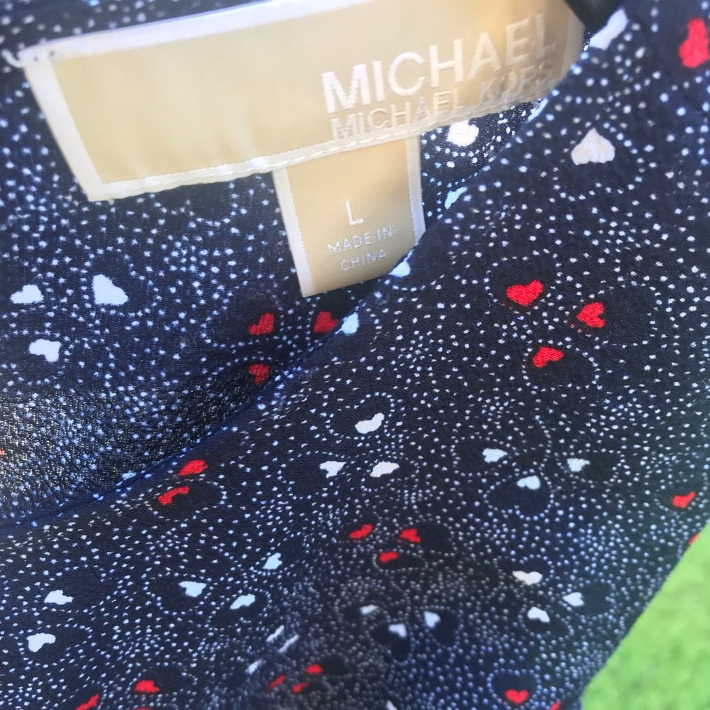 Michael Kors cold shoulder top heart design L EUC